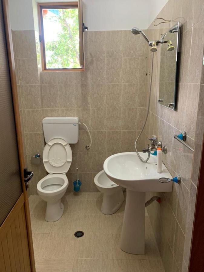 Vila Deni Tushemisht Экстерьер фото