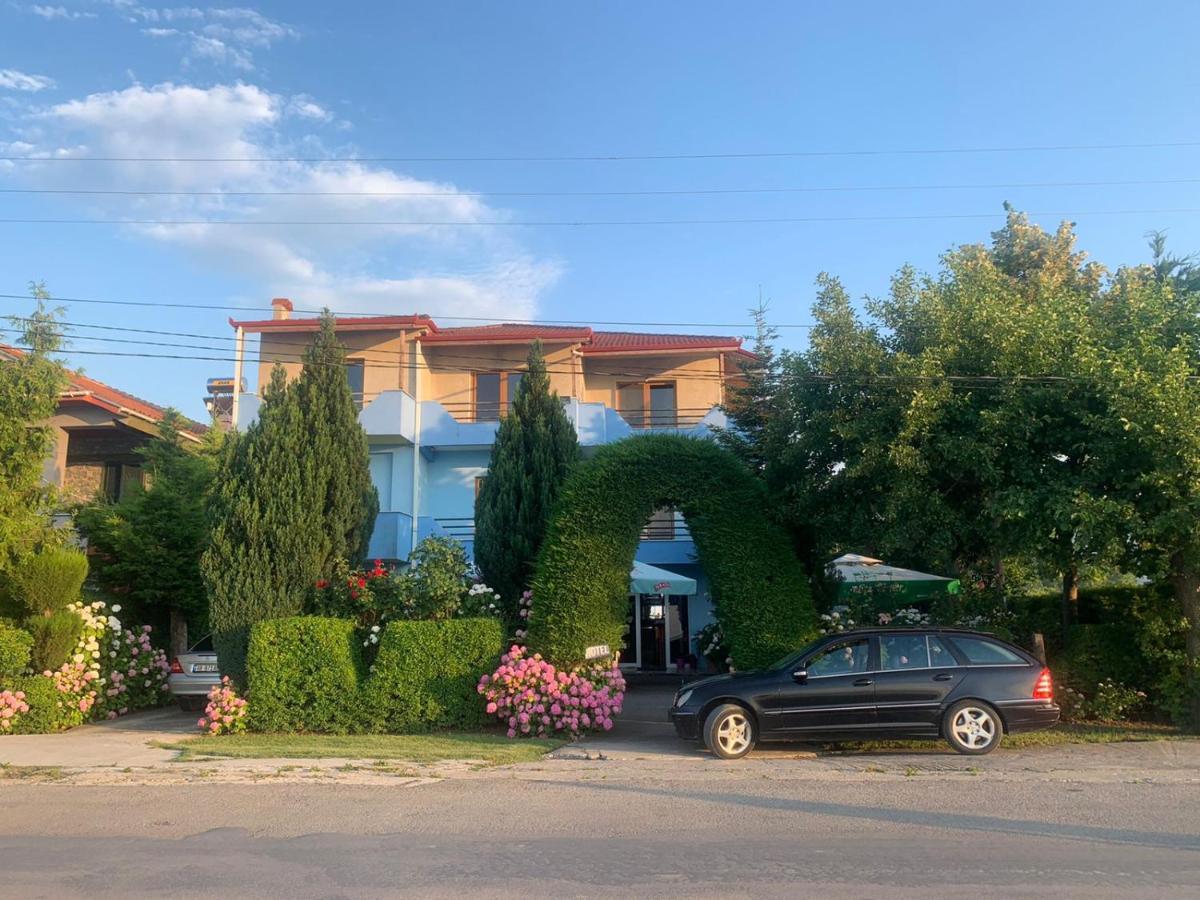 Vila Deni Tushemisht Экстерьер фото