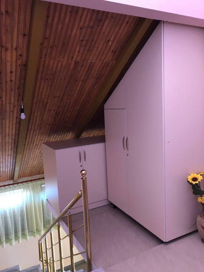 Vila Deni Tushemisht Экстерьер фото